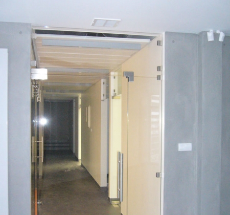 Drzwi szklane hartowane z naświetlem