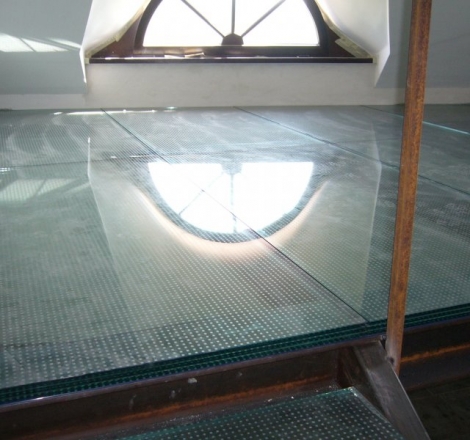 Podłoga szklana